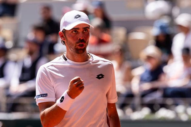 2026 French Open - Day One Benjamin Bonzi reacts during his men s singles match against Alexander Zverev on day one of the French Open tennis tournament on Court Philippe-Chatrier at the Roland-Garros Complex in Paris, France. Paris France  Copyright: xIbrahimxEzzatx originalFilename:ezzat-notitle260524_np6WM.jpg