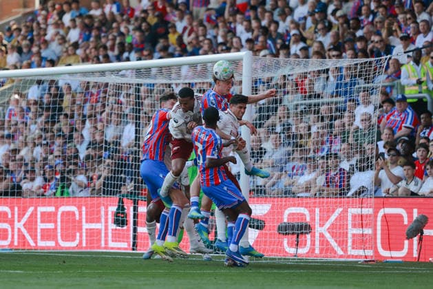 Premier League 2025 26 Crystal Palace v Arsenal Selhurst Park Stadium 24.05.2026 Justin Devenny of Crystal Palace heads clear Premier League 2025 26 Crystal Palace v Arsenal Selhurst Park Stadium 24.05.2026 Photograph By Marc Aspland The Times  Copyright: xMarcxAsplandx NINTCHDBPICT001083606368