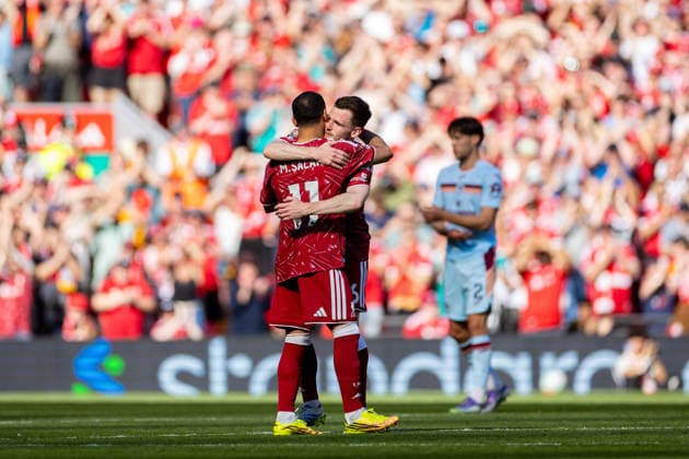 Football - FA Premier League - Liverpool FC v Brentford FC LIVERPOOL, ENGLAND - Sunday, May 24, 2026: Liverpool s Mohamed Salah embraces Andy Robertson (R) as they play their final match for the club during the FA Premier League match between Liverpool FC and Brentford FC at Anfield. (Photo by David Rawcliffe Propaganda) LIVERPOOL Anfield MERSEYSIDE ENGLAND  Copyright: xDavidxRawcliffex P2026-05-24-Liverpool_Brentford-77