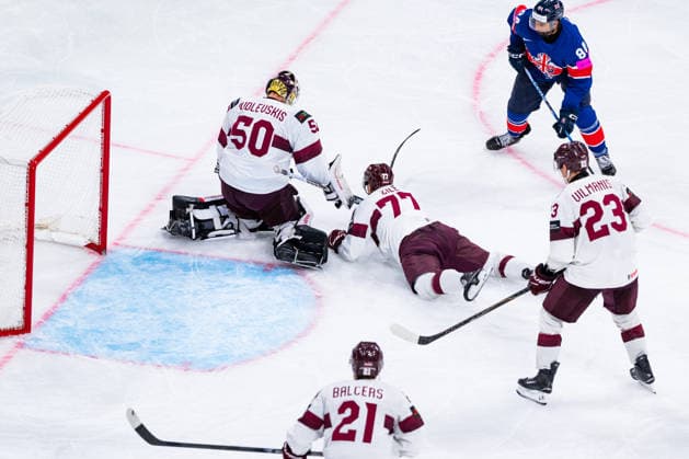 ZURICH, SWITZERLAND - MAY 24: Travis Brown (Great Britain, 84) trying to score during the Preliminary Round - Group A Match 43 between Great Britain and Latvia at the IIHF Ice hockey, Eishockey World Championship, WM, Weltmeisterschaft 2026, Swiss Life Arena on May 24, 2026 in Zurich, Switzerland. Zurich Switzerland Copyright: xTimoxSteinx
