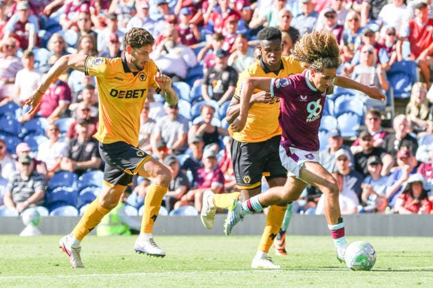 BURNLEY, ENGLAND - MAY 24: Hannibal Mejbri of Burnley controls the ball during the Premier League match between Burnley and Wolverhampton Wanderers at Turf Moor on May 24, 2026 in Burnley, England.  Copyright: xSeanxChandlerx xSPPx Sportspressphoto_154125