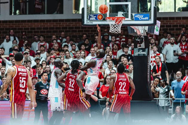 easyCredit Basketball Bundesliga, 4 Playoff Quarterfinals Fitness First Baskets Würzburg vs Telekom Baskets Bonn, 24 05 2026 Tylan Birts Telekom Baskets Bonn 5 scores with the backhand easyCredit Basketball Bundesliga, 4 Playoff Quarterfinals Fitness First Baskets Würzburg vs Telekom Baskets Bonn, 24 05 2026, Tectake Arena Würzburg Copyright: xBEAUTIFULxSPORTS Derixx