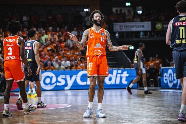 1 Basketball Bundesliga, easyCredit BBL, Season 2025 2026, Men, Playoffs, Quarterfinals, Game 4, 24 05 2026, RASTA Vechta ALBA Berlin Tevin Brown 10 RASTA Vechta during the game Vechta RASTA Dome Lower Saxony Germany