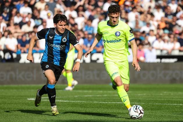 Club s Hugo Vetlesen and Gent s Mathias Delorge fight for the ball during a game between Belgian soccer team Club Brugge KV and KAA Gent, Sunday 24 May 2026 in Brugge, on the last day of the Champion s Play-offs of the 2025-2026 Jupiler Pro League first division of the Belgian championship. BRUNOxFAHY  x174934831x