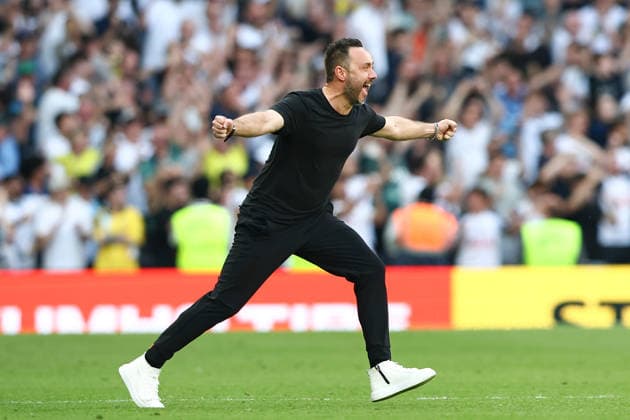 Sport Bilder des Tages Tottenham Hotspur v Everton, Premier League Tottenham Hotspur 1-0 Tottenham Hotspur manager Roberto De Zerbi celebrates at full-time, during the Tottenham Hotspur v Everton Premier League match at the Tottenham Hotspur Stadium, London, England on 24 May 2026 Credit: Ian Stephen Every Second Media Editorial use only. All images are copyright Every Second Media Limited. No images may be reproduced without prior permission. All rights reserved. Premier League and Football League images are subject to licensing agreements with Football DataCo Limited. see https: www.football-dataco.com Copyright: xIMAGO EveryxSecondxMediax ESM-2009-0033 IanxStephenx xEveryxSecondxMediax