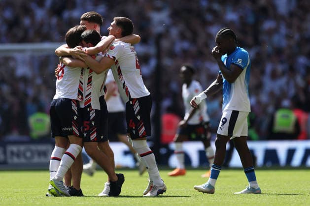 Bolton Wanderers v Stockport County - Sky Bet League One Play-Off Final Bolton Wanderers players celebrate their victory after the Sky Bet League 1 Play Off Final match between Bolton Wanderers and Stockport County at Wembley Stadium in London, on May 24, 2026. London Greater London United Kingdom  Copyright: xMIxNewsx originalFilename:fletcher-boltonwa260524_npaYI.jpg