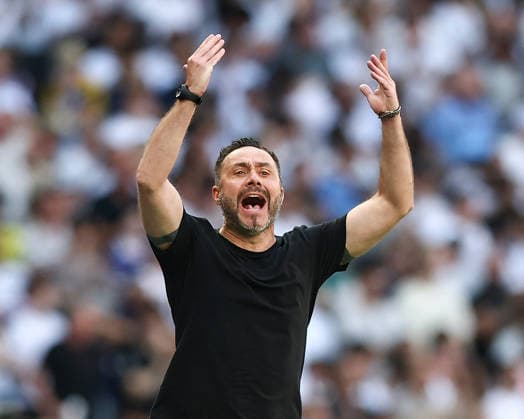 Tottenham Hotspur v Everton, Premier League Tottenham Hotspur 1-0 Tottenham Hotspur manager Roberto De Zerbi celebrates at full-time, during the Tottenham Hotspur v Everton Premier League match at the Tottenham Hotspur Stadium, London, England on 24 May 2026 Credit: Ian Stephen Every Second Media Editorial use only. All images are copyright Every Second Media Limited. No images may be reproduced without prior permission. All rights reserved. Premier League and Football League images are subject to licensing agreements with Football DataCo Limited. see https: www.football-dataco.com Copyright: xIMAGO EveryxSecondxMediax ESM-2009-0037 IanxStephenx xEveryxSecondxMediax