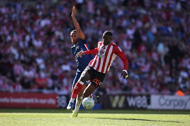 Sunderland v Chelsea - Premier League Nordi Mukiele of Sunderland turns against Joao Pedro of Chelsea during the Premier League match between Sunderland and Chelsea at the Stadium of Light, Sunderland, on May 24, 2026. Sunderland Tyne and Wear United Kingdom  Copyright: xMIxNewsx originalFilename:fletcher-sunderla260524_npGEV.jpg