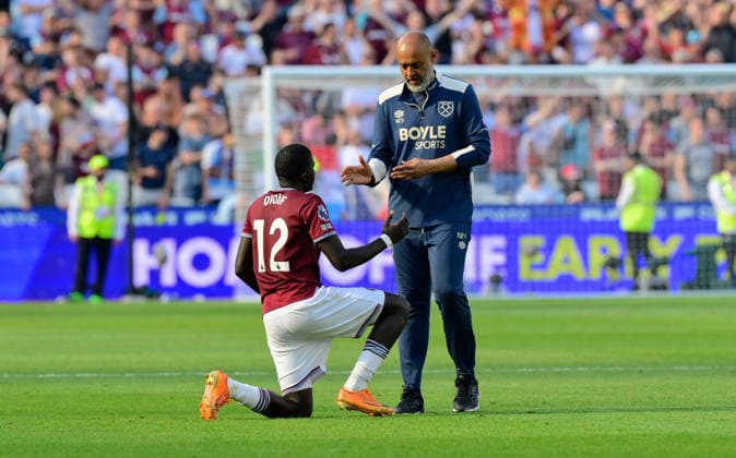 West Ham United v Leeds United, London, UK - 24 May 2026 El Hadji Malick Diouf of West Ham United shows his disapointment to Nuno Espirito Santo Manager of West Ham United after being relegated to the Championship after finishing below Tottenham Hotspur in the relagation battle during the Premier League match between West Ham United and Leeds United at The London Stadium, London on 24 May 2026. ( London The London Stadium London England Copyright: xAlanxStanford PPAUKx PPA-277329