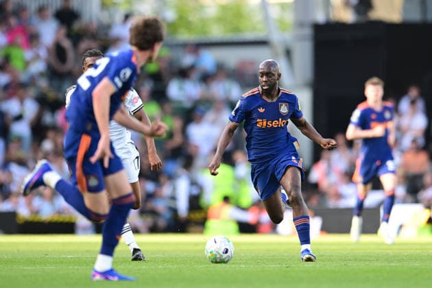 Fulham v Newcastle United, Premier League Newcastle United forward Yoane Wissa (9) sprints forward with the ball during the Premier League match between Fulham and Newcastle United at Craven Cottage, London, UK on 24 May 2026. London Craven Cottage Greater London UK Editorial use only DataCo restrictions apply See www.football-dataco.com , Copyright: xDennisxGoodwinx PSI-24290-0064
