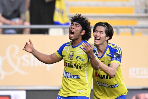 STVV s Taiga Hata celebrates after scoring during a soccer match between Sint-Truiden VV and KV Mechelen, Sunday 24 May 2026 in Sint-Truiden, on the last day of the Champion s Play-offs of the 2025-2026 Jupiler Pro League first division of the Belgian championship. JOHNxTHYS  x174940577x