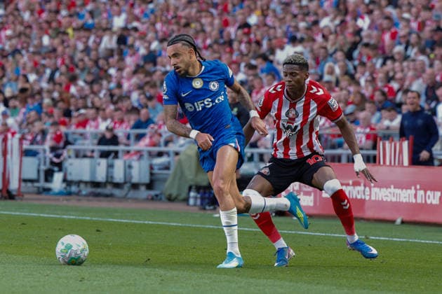 Sunderland v Chelsea, Premier League Malo Gusto of Chelsea beats Nilson Angulo of Sunderland during the Sunderland v Chelsea Premier League match at the Stadium of Light, Sunderland, England on 24 May 2026 Credit: Craig Cowan Every Second Media Editorial use only. All images are copyright Every Second Media Limited. No images may be reproduced without prior permission. All rights reserved. Premier League and Football League images are subject to licensing agreements with Football DataCo Limited. see https: www.football-dataco.com Copyright: xIMAGO EveryxSecondxMediax ESM-2012-0094 CraigxCowanx xEveryxSecondxMediax