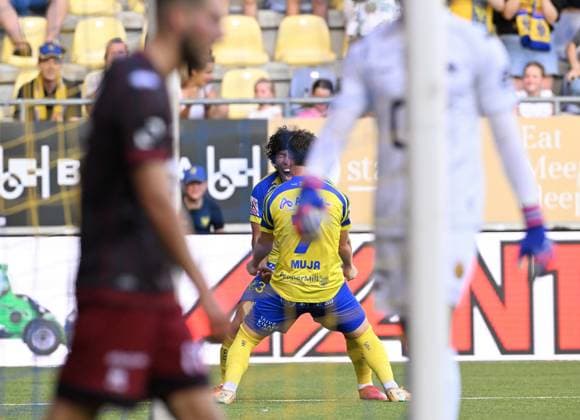 STVV s Taiga Hata celebrates after scoring during a soccer match between Sint-Truiden VV and KV Mechelen, Sunday 24 May 2026 in Sint-Truiden, on the last day of the Champion s Play-offs of the 2025-2026 Jupiler Pro League first division of the Belgian championship. JOHNxTHYS  x174941928x