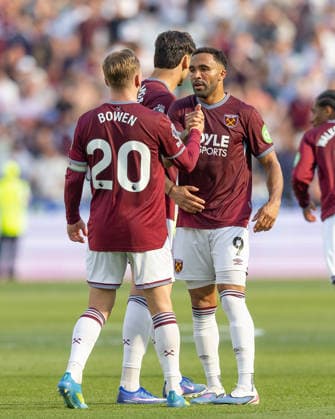 West Ham United v Leeds United, Premier League, Football, London Stadium, London, UK - 24 May 2026 Goalscorer Callum Wilson of West Ham United (9)with Jarrod Bowen of West Ham United (20) London London Stadium Stratford GBR, UK NEWSPAPERS OUT Copyright: xEllixBirchx