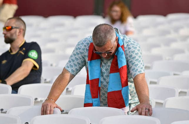 West Ham vs Leeds United, Premier League A West Ham fan looks distraught at the end of the game during the West Ham vs Leeds United Premier League match at the London Stadium Stratford. Stratford The London Stadium UK Copyright: xMartinxDaltonx WestHam_vs_Leeds_240526_MD_0038