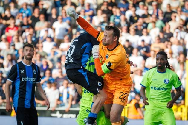 Club s goalkeeper Simon Mignolet pictured in action during a game between Belgian soccer team Club Brugge KV and KAA Gent, Sunday 24 May 2026 in Brugge, on the last day of the Champion s Play-offs of the 2025-2026 Jupiler Pro League first division of the Belgian championship. KURTxDESPLENTER  x174944387x
