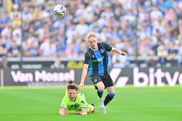Club Brugge v KAA Gent - Jupiler Pro League Champions Play-Off BRUGGE, BELGIUM - MAY 24 : De Vlieger Tibe midfielder of KAA Gent and Seys Joaquim defender of Club Brugge in action during the Jupiler Pro League Champions Play-Off match between Club Brugge and KAA Gent on May 24, 2026 in Brugge, Belgium, 24 05 2026 Brugge Belgium  Copyright: xJanxDexMeuleneirx