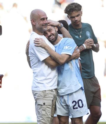Manchester City v Aston Villa, FA Premier League 24.05.26 Manchester City v Aston Villa, FA Premier League Bradley Ormesher The Times Pep Guardiola manager of Manchester City a nd Bernardo Silva of Manchester City  Copyright: xBradleyxOrmesherx NINTCHDBPICT001083626357