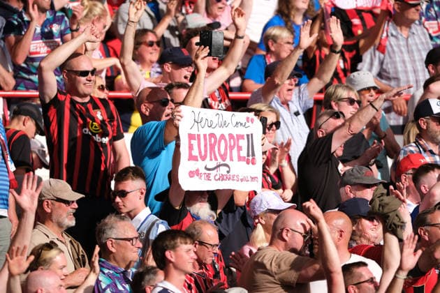 NOTTINGHAM, ENGLAND - May 24 : Bournemouth fans celebrate qualifying for Europe during the Premier league football match between Nottingham Forest and Bournemouth at the City Ground on May 24, 2026 in Nottingham, England.  Copyright: xPaulxBonserx xSportsxPressxPhotox Sportspressphoto_154218