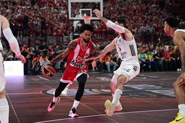 Olympiacos Piraeus v Real Madrid Euroleague Final Four Tyler Dorsey of Olympiacos and Alberto Abalde of Real Madrid during the Euroleague match, Final Four, Final game between Olympiacos Piraeus v Real Madrid played at ATHENS Telekom Center Athens Stadium on May 24nd 2026 in Athens Greece Athens Greece Basketball Copyright: xAgenciaxLOFx