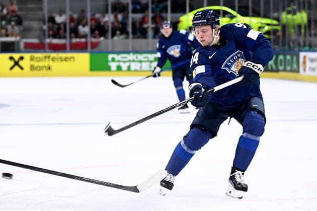 LKS 20260524 Konsta Helenius of Finland shoots wide during the 2026 IIHF Ice hockey, Eishockey World Championships preliminary round group A match between Finland and Austria in Zurich on May 24, 2026. - RONI REKOMAA Zürich Switzerland gK991eIg1LA  Copyright: xRonixRekomaax gK991eIg1LA