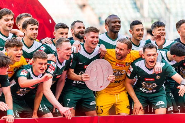 2026.05.24 Wroclaw pilka nozna Betclic 1.Liga sezon 2025 2026 Slask Wroclaw - Pogon Grodzisk Mazowiecki N z Slask Wroclaw celebracja awans plandeka radosc Foto Gleb Soboliev PressFocus 2026.05.24 Wroclaw Football - Polish Second division season 2025 2026 Slask Wroclaw - Pogon Grodzisk Mazowiecki Slask Wroclaw celebracja awans plandeka radosc Credit: Gleb Soboliev PressFocus NEWSPIX.PL --- newspix.pl 