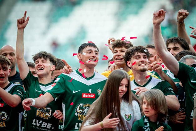 2026.05.24 Wroclaw Pilka nozna, Betclic 1.Liga sezon 2025 2026 Slask Wroclaw - Pogon Grodzisk Mazowiecki N z awans Slaska Wroclaw do ekstraklasy radosc feta patera Piotr Samiec Talar Foto Mateusz Porzucek PressFocus 2026.05.24 Wroclaw Football Polish Second division season 2025 2026 Slask Wroclaw - Pogon Grodzisk Mazowiecki awans Slaska Wroclaw do ekstraklasy radosc feta patera Piotr Samiec Talar Credit: Mateusz Porzucek PressFocus NEWSPIX.PL --- newspix.pl 