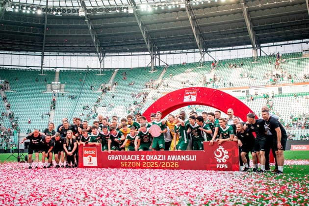 2026.05.24 Wroclaw Pilka nozna, Betclic 1.Liga sezon 2025 2026 Slask Wroclaw - Pogon Grodzisk Mazowiecki N z awans Slaska Wroclaw do ekstraklasy radosc feta patera Piotr Samiec Talar Foto Mateusz Porzucek PressFocus 2026.05.24 Wroclaw Football Polish Second division season 2025 2026 Slask Wroclaw - Pogon Grodzisk Mazowiecki awans Slaska Wroclaw do ekstraklasy radosc feta patera Piotr Samiec Talar Credit: Mateusz Porzucek PressFocus NEWSPIX.PL --- newspix.pl 