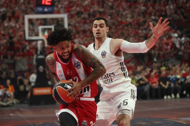 Olympiacos Piraeus v Real Madrid - EuroLeague Final ATHENS, GREECE - MAY 24: Tyler Dorsey (22) of Olympiacos Piraeus in action against Alberto Abalde (6) of Real Madrid during the men s EuroLeague final basketball match between Olympiacos Piraeus and Real Madrid at the Telekom Center in Athens, Greece, on May 24, 2026. Ayhan Mehmet Anadolu Athens Greece. Editorial use only. Please get in touch for any other usage.  Copyright: x2026xAnadoluxAyhanxMehmetx