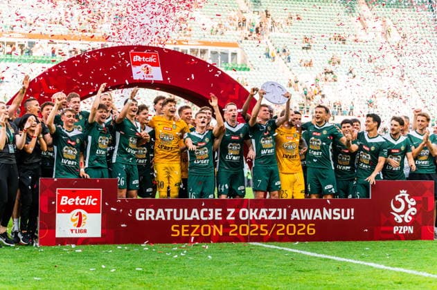 2026.05.24 Wroclaw pilka nozna Betclic 1.Liga sezon 2025 2026 Slask Wroclaw - Pogon Grodzisk Mazowiecki N z Slask Wroclaw celebracja awans plandeka radosc Foto Gleb Soboliev PressFocus 2026.05.24 Wroclaw Football - Polish Second division season 2025 2026 Slask Wroclaw - Pogon Grodzisk Mazowiecki Slask Wroclaw celebracja awans plandeka radosc Credit: Gleb Soboliev PressFocus NEWSPIX.PL --- newspix.pl 