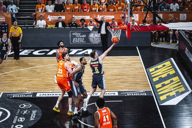 1 Basketball Bundesliga, easyCredit BBL, Season 2025 2026, Men, Playoffs, Quarterfinals, Game 4, 24 05 2026, RASTA Vechta ALBA Berlin Martin Hermannsson 15 ALBA BERLIN at basketball Vechta RASTA Dome Lower Saxony Germany