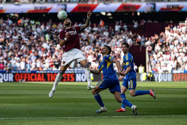 24th May 2026; London Stadium, London, England; Premier League Football, West Ham United versus Leeds United; Taty Castellanos of West Ham makes a defensive header GodfreyxPitt