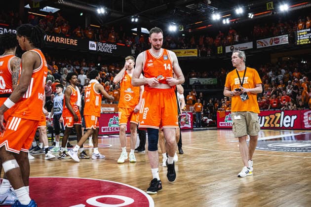 1 Basketball Bundesliga, easyCredit BBL, Season 2025 2026, Men, Playoffs, Quarterfinals, Game 4, 24 05 2026, RASTA Vechta ALBA Berlin Philipp Herkenhoff 14 RASTA Vechta after the game Vechta RASTA Dome Lower Saxony Germany