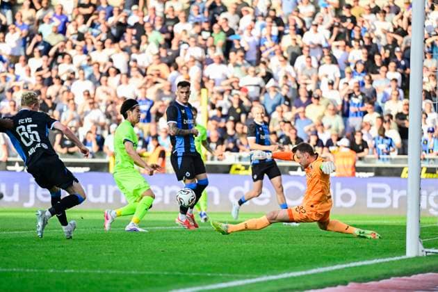 Club Brugge v KAA Gent - Jupiler Pro League Champions Play-Off BRUGGE, BELGIUM - MAY 24 : Mignolet Simon goalkeeper of Club Brugge in action during the Jupiler Pro League Champions Play-Off match between Club Brugge and KAA Gent on May 24, 2026 in Brugge, Belgium, 24 05 2026 Brugge Belgium  Copyright: xJanxDexMeuleneirx