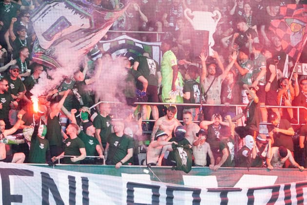 24 05 2026 Bern Switzerland Football Men Sason 2025 2026 Cupfinal FC St Gallen FC Stade Lausanne Ouchy St Gallen is cup winner Picture Laurence Ati Zigi after the final whistle on the grandstand with the fans