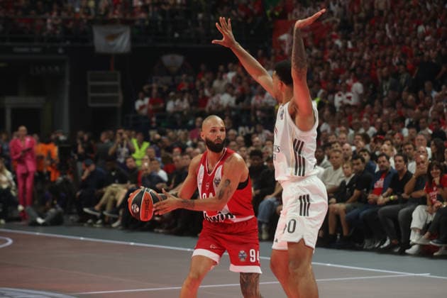 Olympiacos Piraeus v Real Madrid - EuroLeague Final ATHENS, GREECE - MAY 24: Evan Fournier (94) of Olympiacos Piraeus in action against Trey Lyles (0) of Real Madrid during the men s EuroLeague final basketball match between Olympiacos Piraeus and Real Madrid at the Telekom Center in Athens, Greece, on May 24, 2026. Ayhan Mehmet Anadolu Athens Greece. Editorial use only. Please get in touch for any other usage.  Copyright: x2026xAnadoluxAyhanxMehmetx