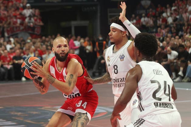 Olympiacos Piraeus v Real Madrid - EuroLeague Final ATHENS, GREECE - MAY 24: Evan Fournier (94) of Olympiacos Piraeus in action during the men s EuroLeague final basketball match between Olympiacos Piraeus and Real Madrid at the Telekom Center in Athens, Greece, on May 24, 2026. Ayhan Mehmet Anadolu Athens Greece. Editorial use only. Please get in touch for any other usage.  Copyright: x2026xAnadoluxAyhanxMehmetx