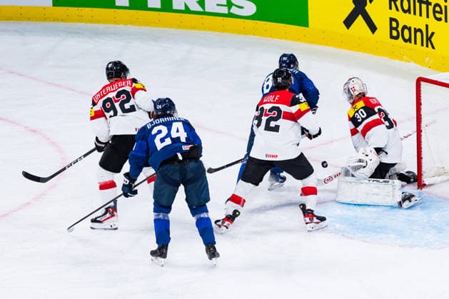ZURICH, SWITZERLAND - MAY 24: Davis Kickert (Austria, 30) keeping the shot during the Preliminary Round - Group A Match 45 between Finland and Austria at the IIHF Ice hockey, Eishockey World Championship, WM, Weltmeisterschaft 2026, Swiss Life Arena on May 24, 2026 in Zurich, Switzerland. Zurich Switzerland Copyright: xTimoxSteinx