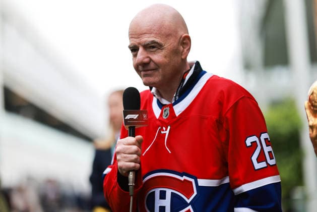 F1 Grand Prix Of Canada - President Of FIFA Gianni Infantino Visits Paddock Gianni Infantino, president of the International Federation of Association Football (FIFA), wears a Montreal Canadiens jersey as he speaks to the press with a 2026 FIFA World Cup, WM, Weltmeisterschaft, Fussball trophy during the Formula 1 Lenovo Grand Prix of Canada Driver s Parade at the Circuit Gilles Villeneuve in Montreal, Quebec, Canada, on May 24, 2026. Montreal, Quebec Canada Copyright: xReginaldxMathalonex originalFilename:mathalone-notitle260524_np69q.jpg