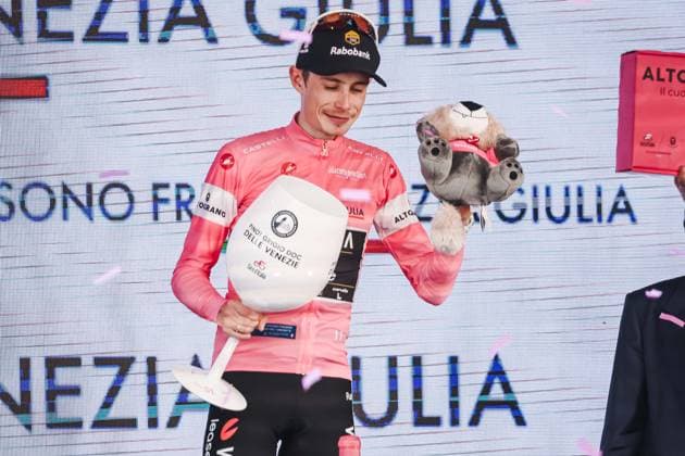 IPA85044790 - Milan, The arrival of Stage 15 of the Giro D Italia 2026 from Voghera to Milan through the streets of the city center. Pictured: Jonas Vingegaard  Copyright: xAlessandroxBremecx xx 0857453034st