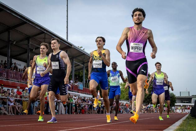 Sport Bilder des Tages REHLINGEN , GERMANY - MAY 24: Ramon Wipfli (SUI Schweiz) Takes the win over 880m before Samuel Pihlström (SWE Schweden), Patryk Sieradzki (POL Polen) and Alexander Stepanov (GER VfL Sindelfingen) during the 61. Internationales Pfingstsportfest on 24.05.2026 at the Bungertstadion in Rehlingen-Siersburg (Saarland Deutschland). Saarland Deutschland Copyright: xLeahxKohringx