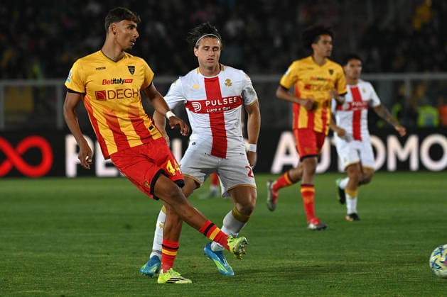 IPA85046553 - Gabriel Tiago (Us Lecce) against Lorenzo Colombo (Genoa CFC) during US Lecce vs Genoa CFC, Italian soccer Serie A match in Lecce, Italy, May 24 2026  Copyright: xPasqualexGolia IPAxSportx xx 85046553