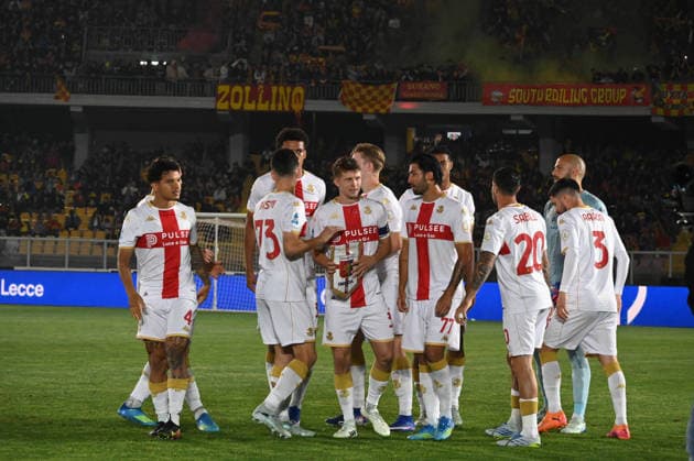 IPA85046562 - Genoa CFC line up during US Lecce vs Genoa CFC, Italian soccer Serie A match in Lecce, Italy, May 24 2026  Copyright: xPasqualexGolia IPAxSportx xx 85046562