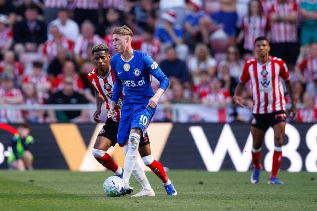 Sunderland v Chelsea, Premier League Cole Palmer of Chelsea is closed down by Nilson Angulo of Sunderland during the Sunderland v Chelsea Premier League match at the Stadium of Light, Sunderland, England on 24 May 2026 Credit: Craig Cowan Every Second Media Editorial use only. All images are copyright Every Second Media Limited. No images may be reproduced without prior permission. All rights reserved. Premier League and Football League images are subject to licensing agreements with Football DataCo Limited. see https: www.football-dataco.com Copyright: xIMAGO EveryxSecondxMediax ESM-2012-0161 CraigxCowanx xEveryxSecondxMediax