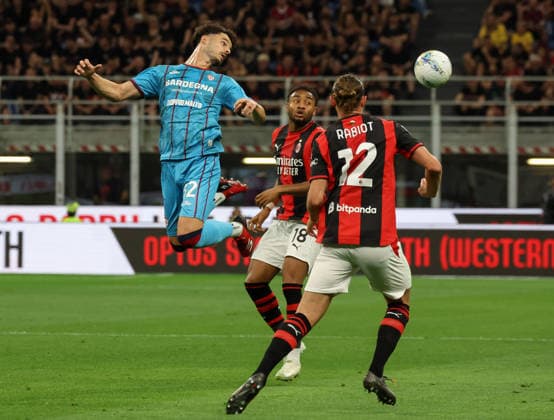 Foto IPP Roberto Bregani Milano 24-05-2026 Calcio Campionato di Serie A 2025 2026, Milan- Cagliari Nella foto Da Silva Figueiredo Freitas del Cagliari in azione contro Christopher Nkunku del Milan. Italy Photo Press World Copyright. italy ITALY  Copyright: xR4924_italyphotopressx
