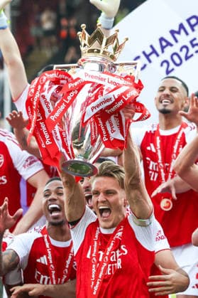 260524 Martin odegaard of Arsenal celebrates with the trophy for winning Premier League after the Premier League football match between Crystal Palace and Arsenal on May 24, 2026 in London Photo Daniel Weir BILDBYRAN COP 183 XX0039 fotboll football soccer fotball premier league crystal palace arsenal bbeng jubel  Copyright: DANIELxWEIR BB260524ZZ078