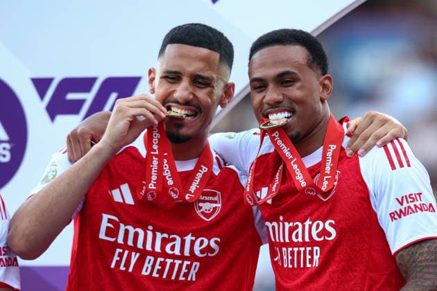 Premier League: Crystal Palace v Arsenal LONDON, UK - 24th May 2026: William Saliba and Gabriel Magalhaes of Arsenal with their winners medals after the Premier League match between Crystal Palace FC and Arsenal FC at Selhurst Park London Selhurst Park England United Kingdom Copyright: xCraigxMercerx xPeakxActionxPhotosx