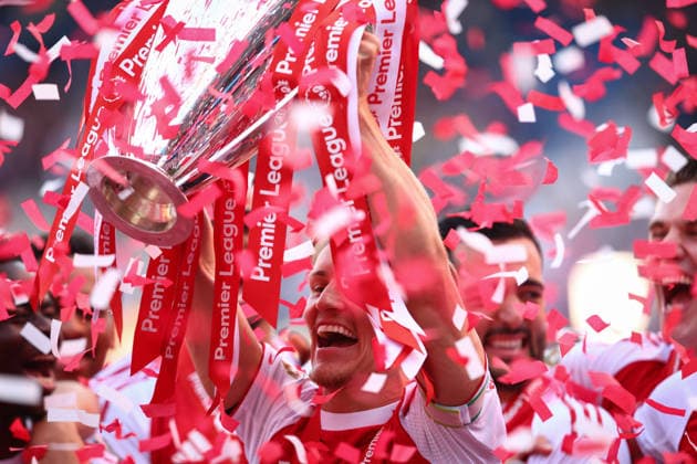 Premier League: Crystal Palace v Arsenal LONDON, UK - 24th May 2026: Martin Odegaard of Arsenal lifts the Premier League trophy and celebrates with team mates after the Premier League match between Crystal Palace FC and Arsenal FC at Selhurst Park London Selhurst Park England United Kingdom Copyright: xCraigxMercerx xPeakxActionxPhotosx