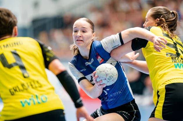 Blomberg, 24 05 2026, Handball, Women, Alsco Handball Bundesliga, Playoff, Final game 2, 2025 2026 HSG Blomberg Lippe BVB Borussia Dortmund Nieke Kühne HSG Blomberg Lippe, 9 in duel with Guro Nestaker BVB, 33