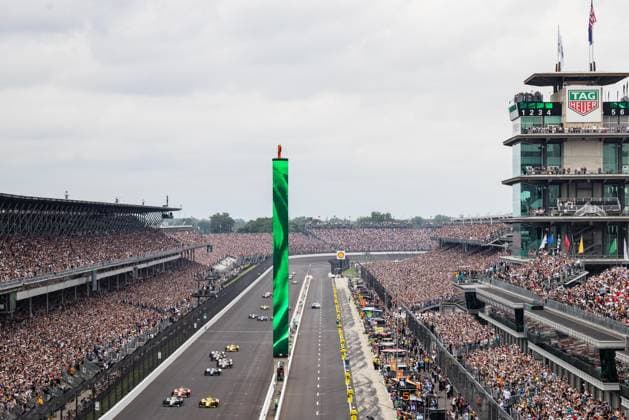 May 24, 2026, Speedway, Indiana, USA: ALEX PALOU, driver of the No. 10 Honda for Chip Ganassi Racing, leads the NTT IndyCar, Indy Car, IRL, USA Series field into Turn 1 at the start of the 110th Indianapolis 500 at Indianapolis Motor Speedway. Speedway USA - ZUMAw173 20260524_zsp_w173_010 Copyright: xLukexWelshx